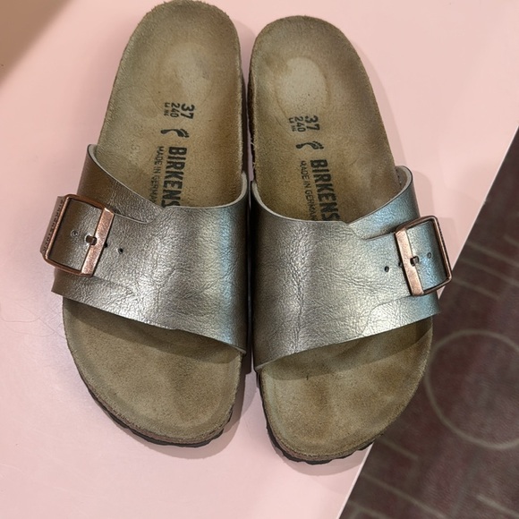 37 Birkenstock Slide Sandals Catalina Comfort Adjustable Strap Shiny Taupe Gold - Picture 2 of 7